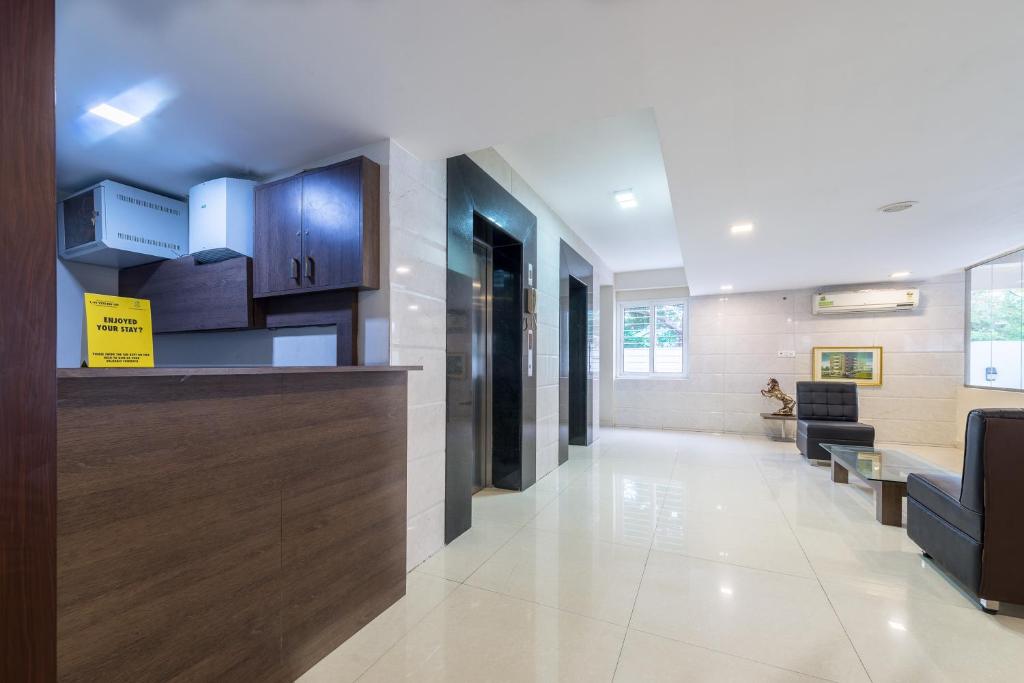 Kuchyň nebo kuchyňský kout v ubytování Hotel Mount Kailash Suites