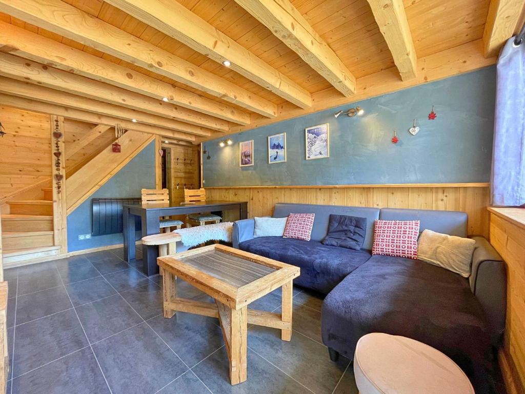 Duplex en bois aux Ménuires, 3 chambres, parking, 6 pers - FR-1-452-392