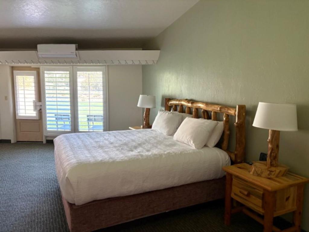 Best Western East Zion Thunderbird Lodge - King Room With Bath Tub - Disability Access