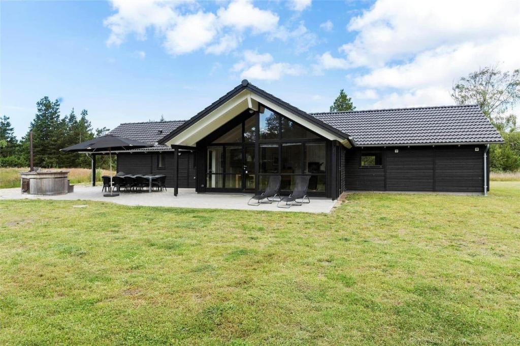 Το κτήριο όπου στεγάζεται  η παραθεριστική κατοικία