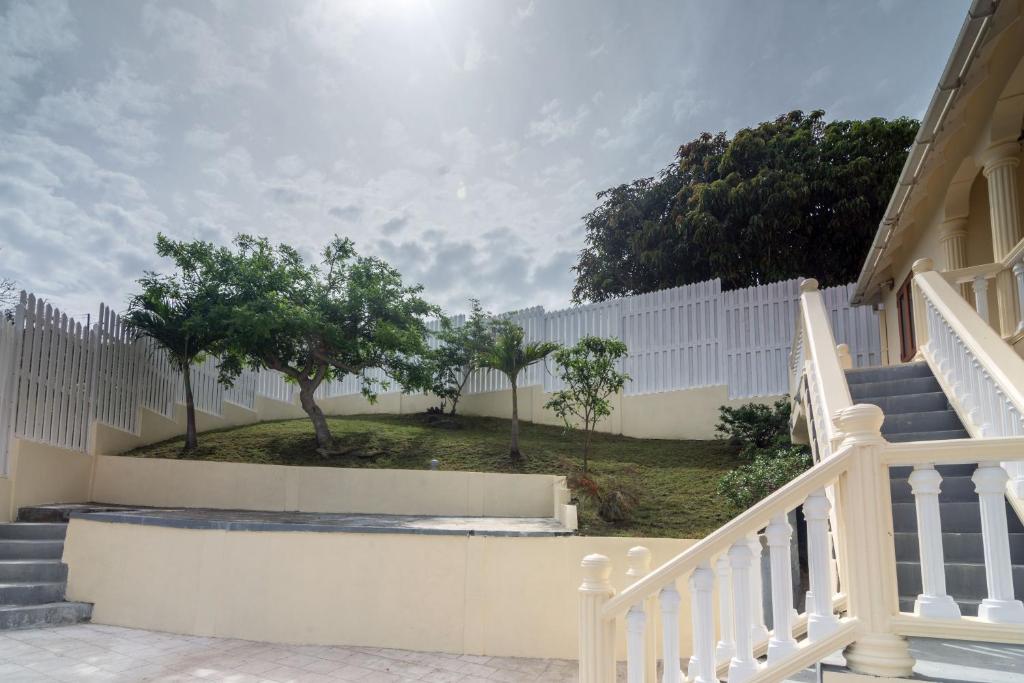 Κήπος έξω από το Sandrati Villa