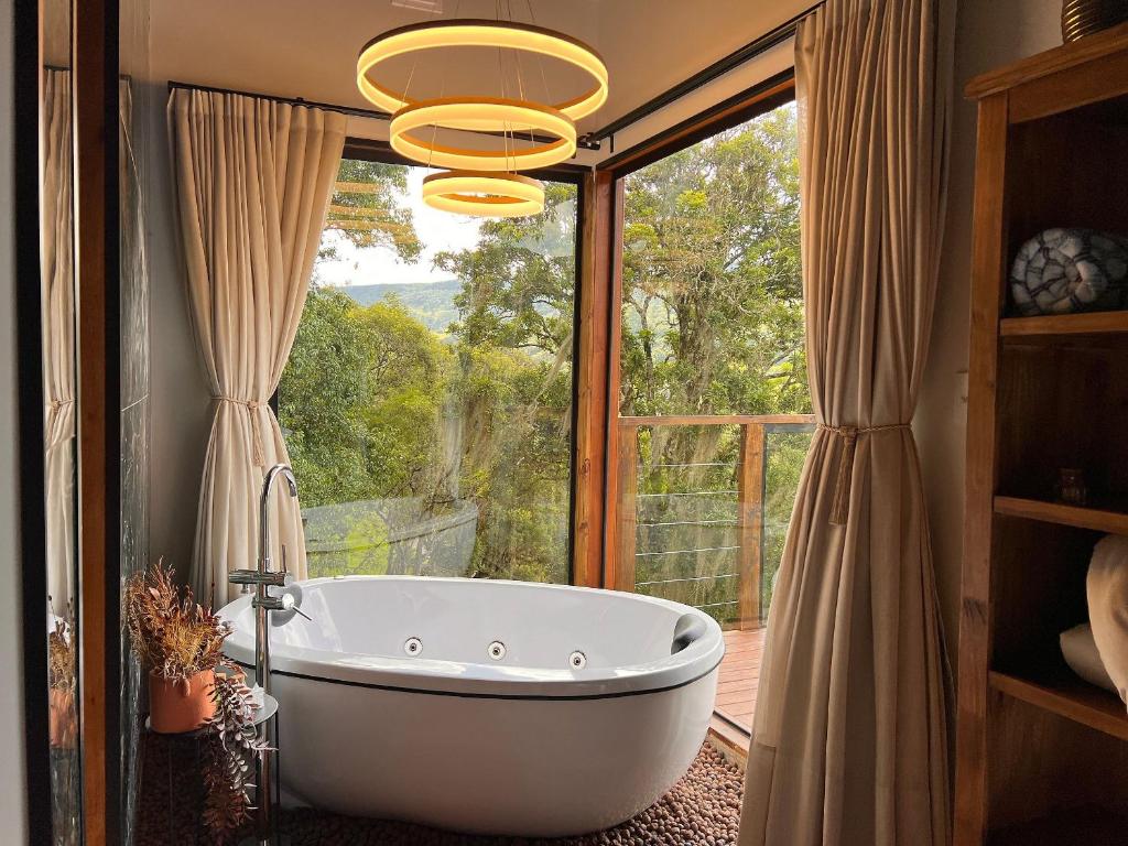 Koupelna v ubytování Refúgio dos Lobos ao Lado de Alfredo Wagner/SC