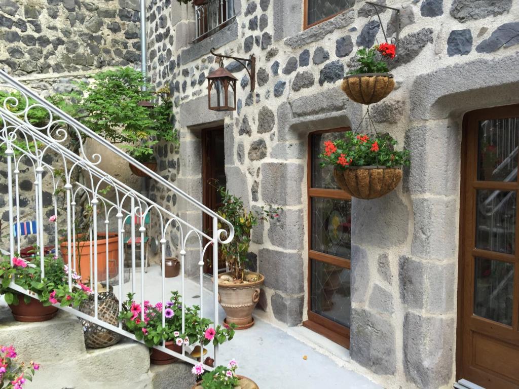 Fotografie z fotogalerie ubytování L'ESCALE DE CAMILLE v destinaci Murat