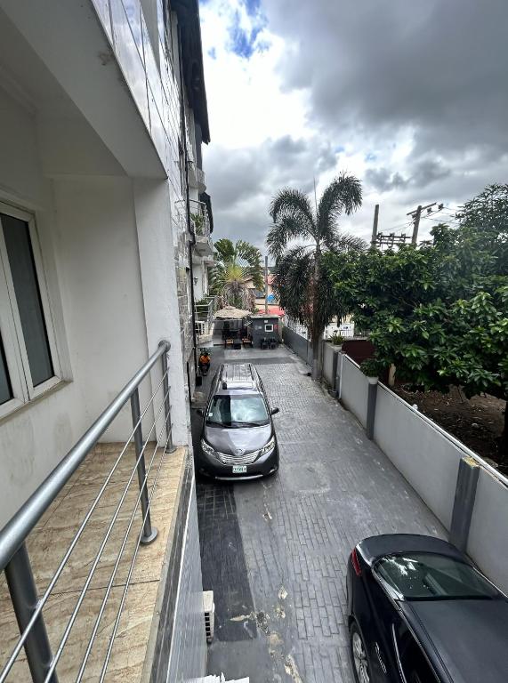 Luxury 1&2 Bedrooms Apartment in Adeniyi Jones, Ikeja, Lagos' Close to GRA, Computer Village International Airport, FULL DAY Power, Fast WiFi