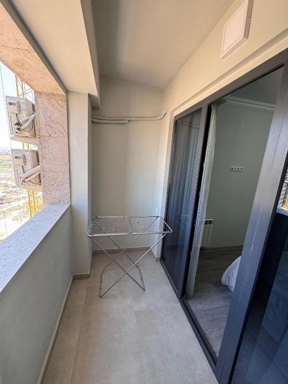 لابی و فضای عمومی Modern Yerevan Apartment-Brand New - تصویر ۵