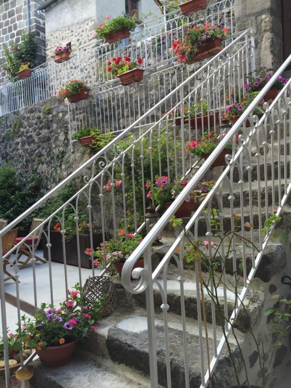 Fotografie z fotogalerie ubytování L'ESCALE DE CAMILLE v destinaci Murat