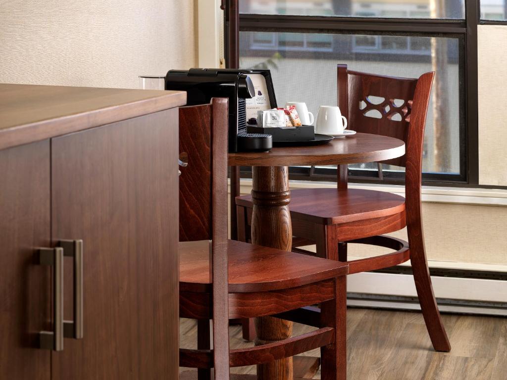 Huntingdon Hotel and Suites - Resim 37