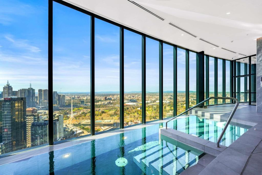 Sky High Luxury - Melbourne Square 57th Floor Apt, Melbourne (updated ... - City Sky High Luxury Rentals