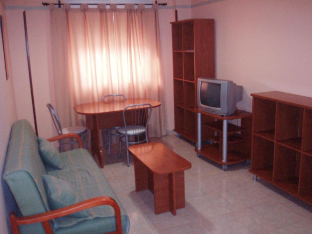 Apartahotel Los Hermanos - Two-Bedroom Apartment (2 Adults + 2 Children)