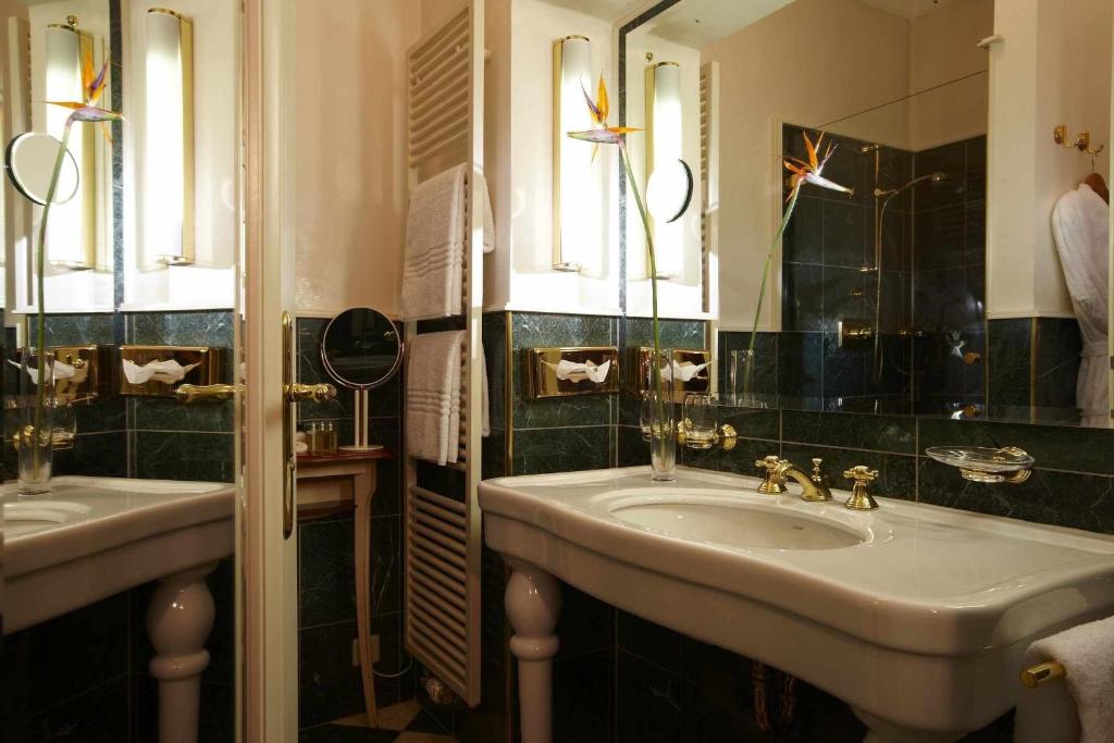 Koupelna v ubytování Romantik Hotel Das Lindner