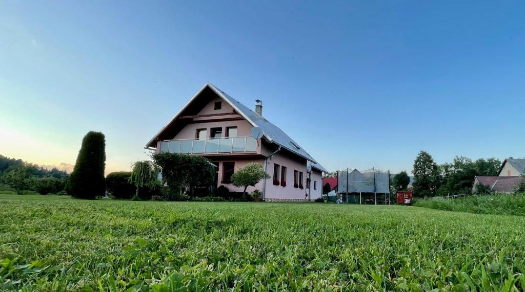 Κήπος έξω από το Ubytovanie Taraj