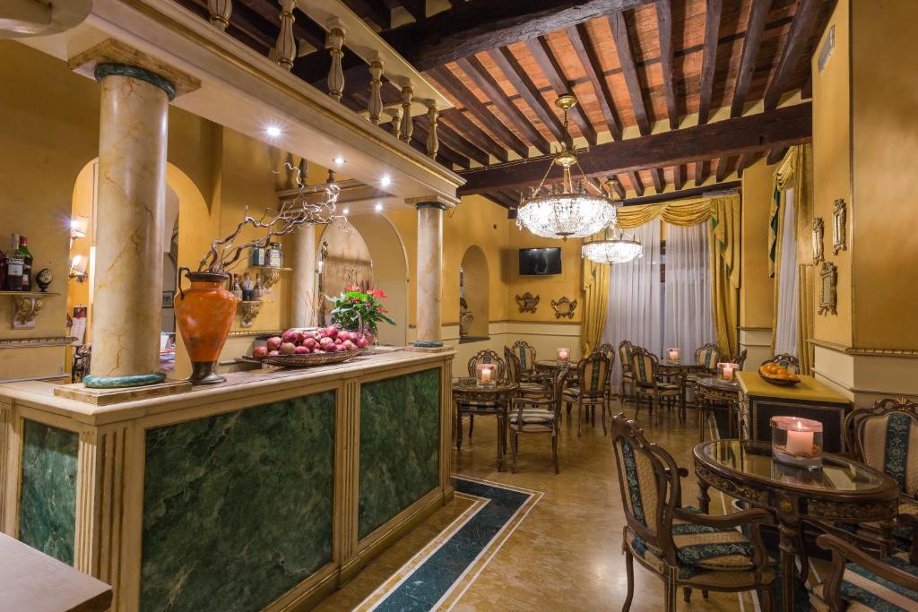 Restaurace v ubytování Hotel Palazzo Alexander