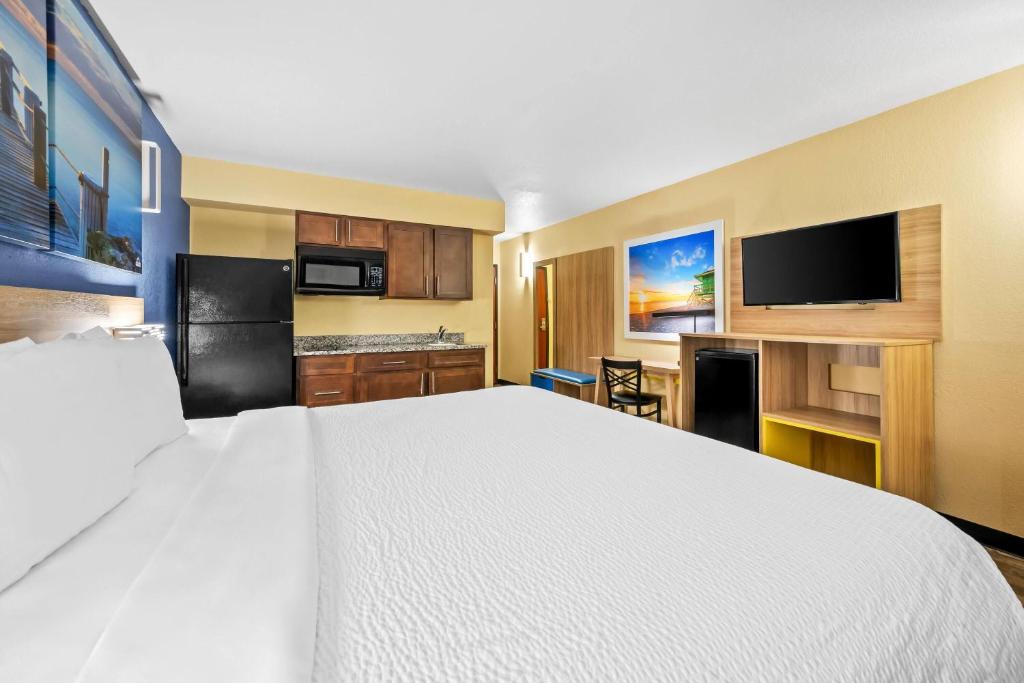 Days Inn by Wyndham New Orleans Pontchartrain - Quarto King Com Kitchenette - Não Fumador