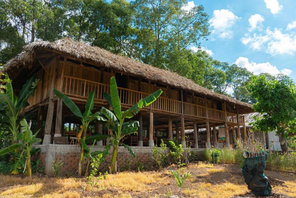 Κήπος έξω από το Háo Hức Village, Suoi Rao