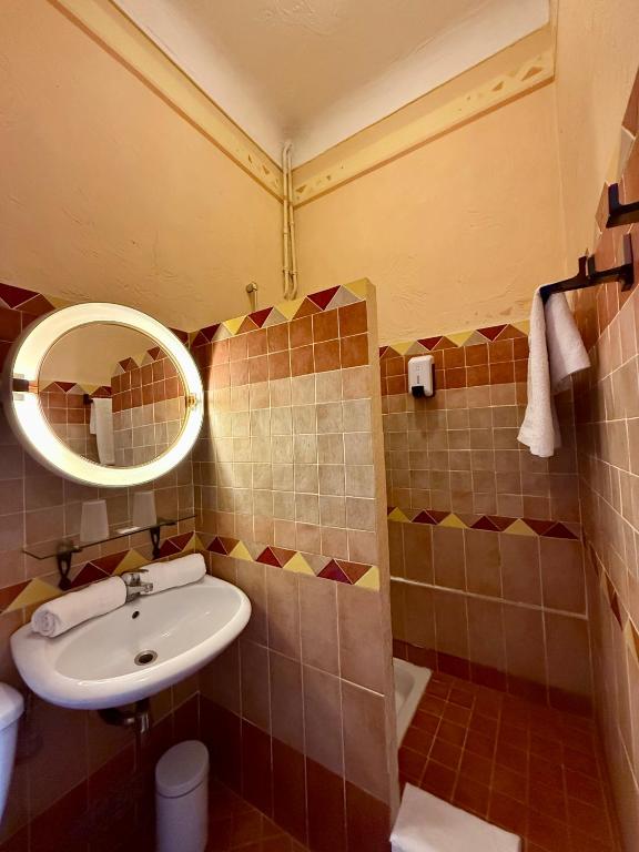 Hôtel Miramar - Budget Double Room