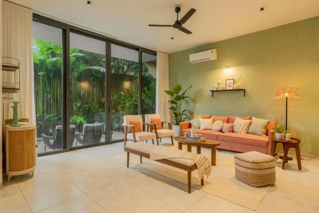 Ruang duduk di CASA VASU VILLA private Pool Jacuzzi Caretaker
