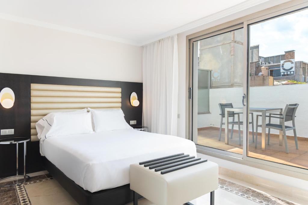 
Double or Twin Room with Terrace
