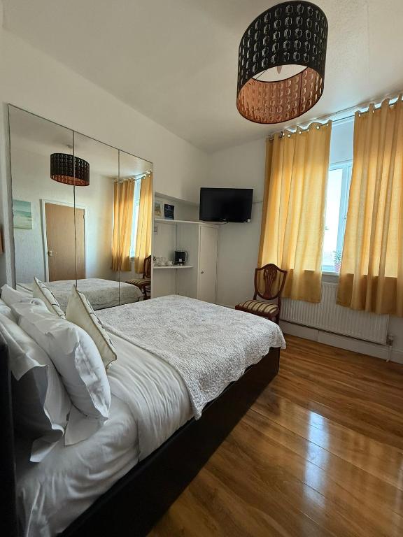 Sids restaurant and bar with rooms - Resim 4