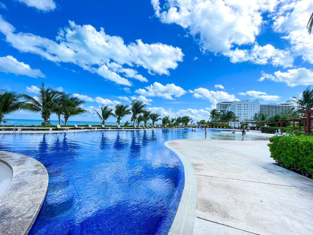 Πισίνα στο ή κοντά στο Punta me Luxury Apartment Beach front