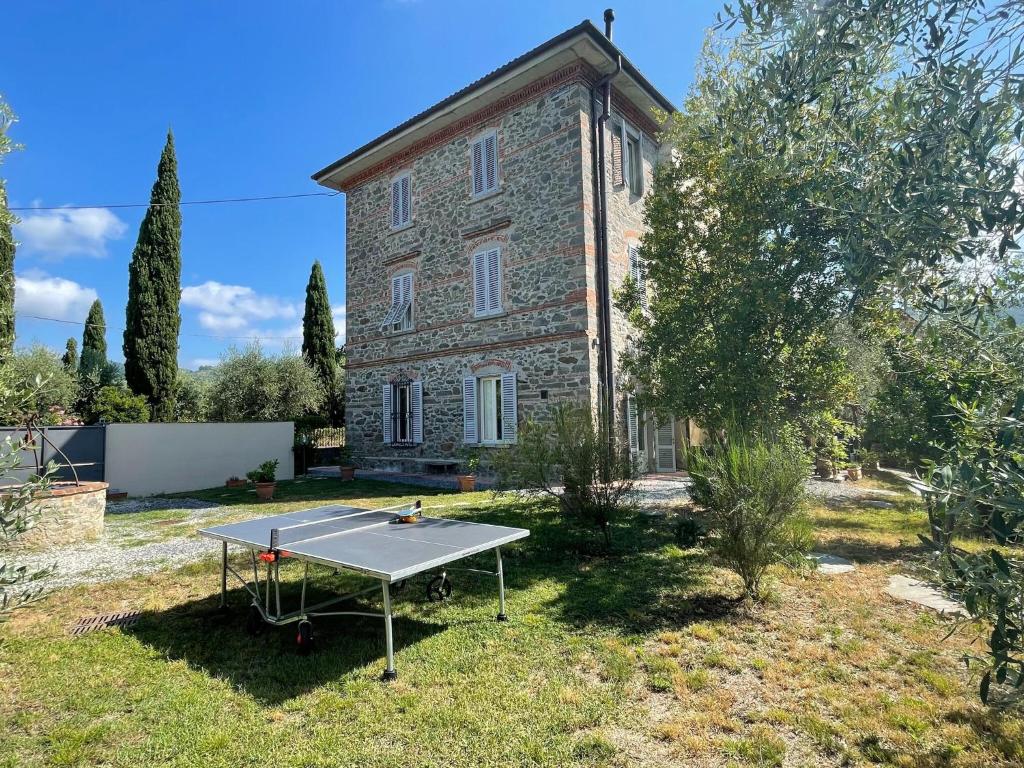 Κήπος έξω από το Holiday home in Toscana with pool