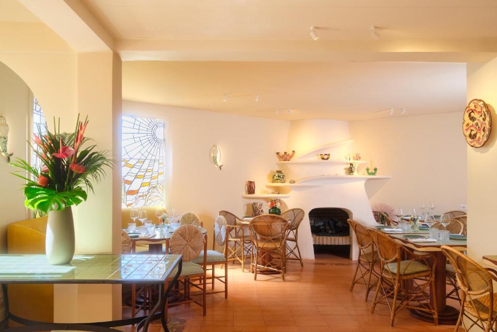 Hôtel La Pérouse Nice Baie des Anges - Resim 36