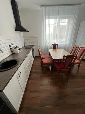 Köök või kööginurk majutusasutuses Апартаменти на Кульпарківській, Viktoria Gardens, Франківський район, ТЦ Південний