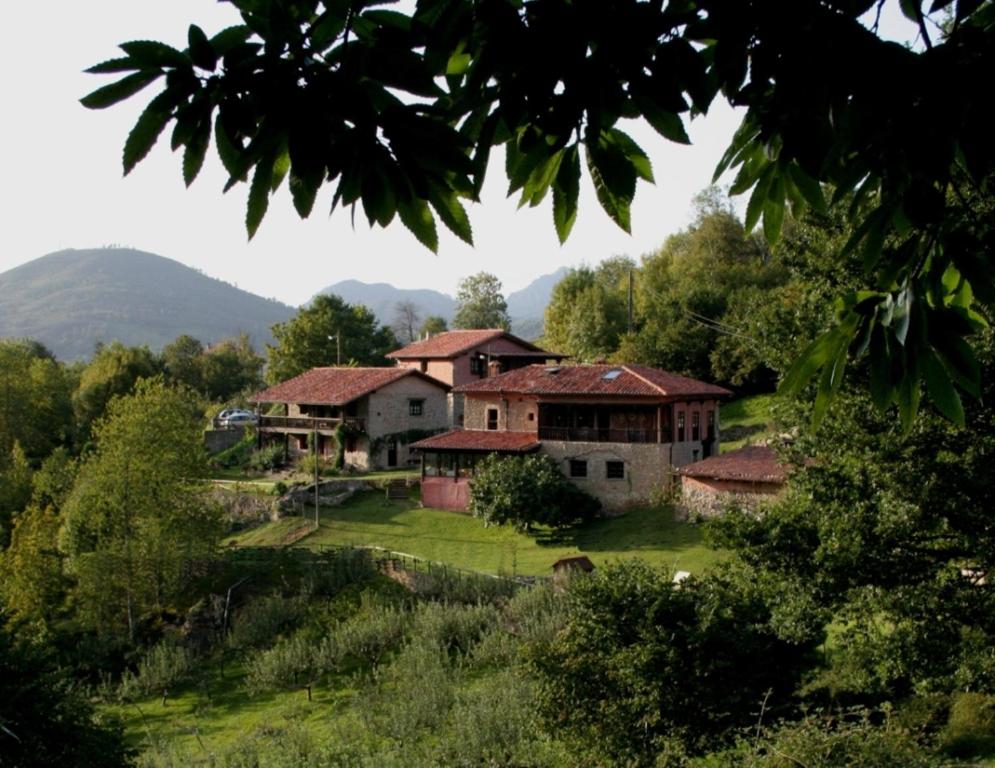 Country House La Casona de Con, Mestas de Con, Spain ...