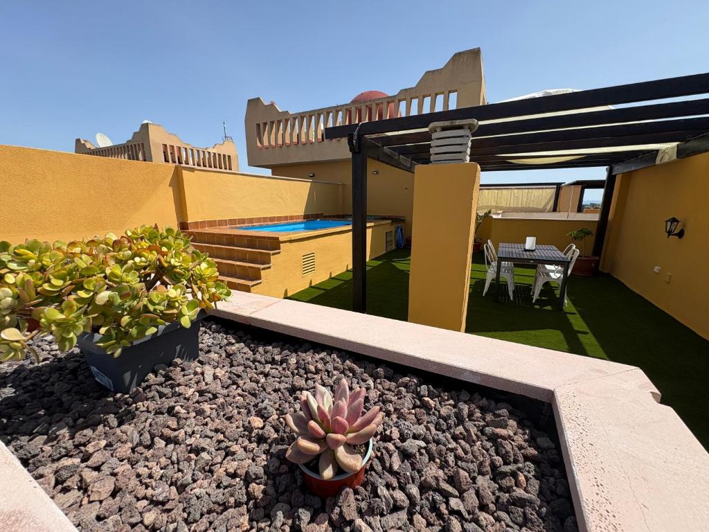 Ático Mediterráneo con Piscina Privada, Roquetas de Mar (updated prices