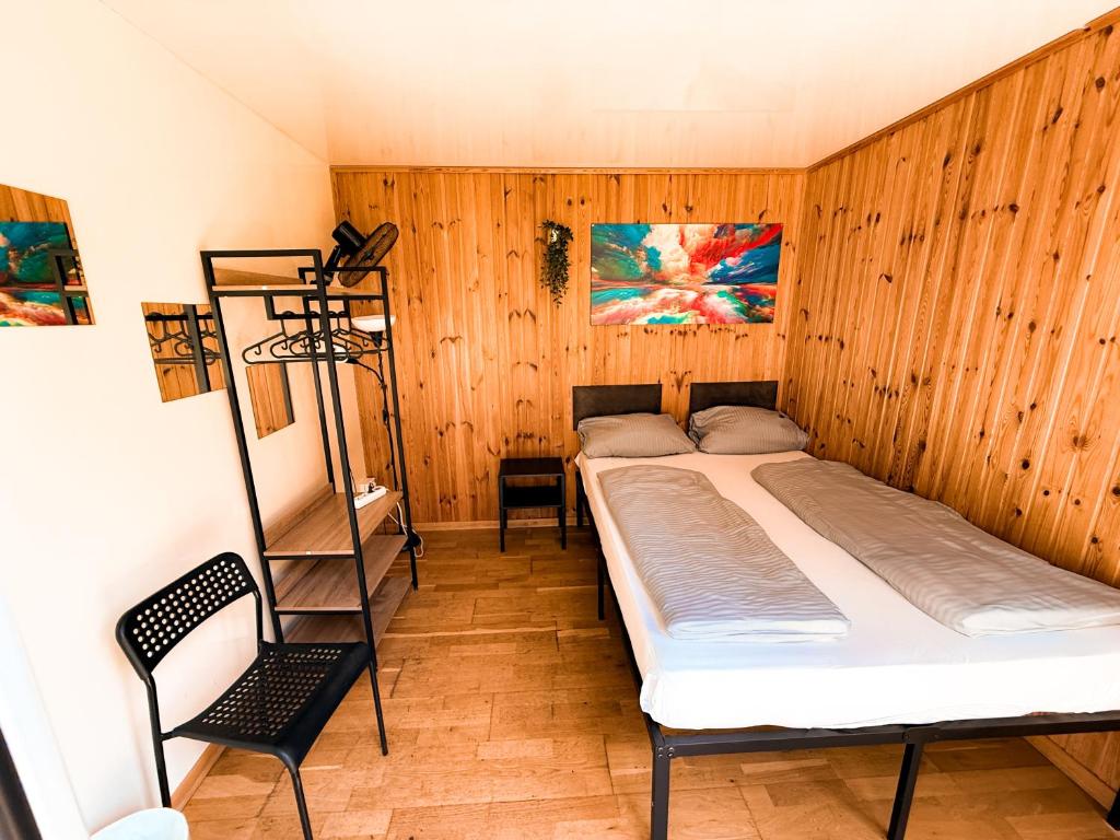 EASY Lodges Berlin - Resim 8