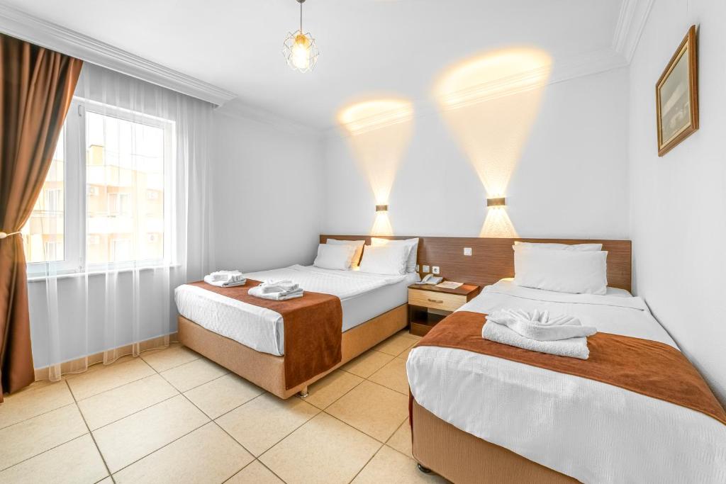 Cleopatra Ada Apart - 9