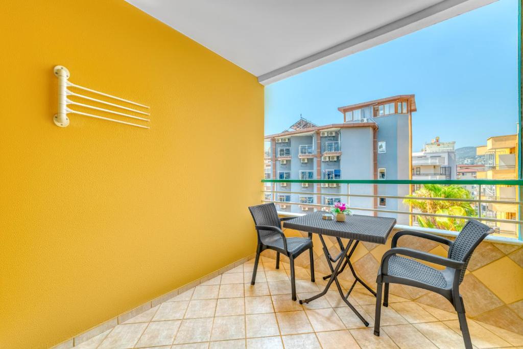 Cleopatra Ada Apart - 12