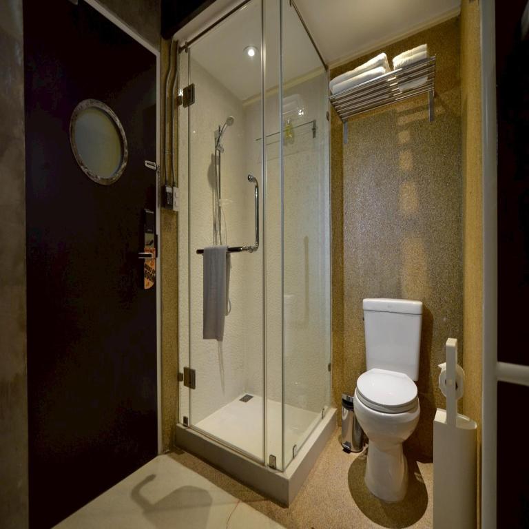 Collection O Jasaen Stylish Boutique Hotel - Resim 38