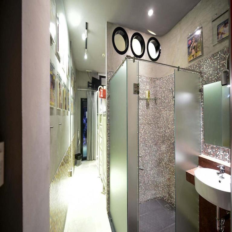 Collection O Jasaen Stylish Boutique Hotel - Resim 42