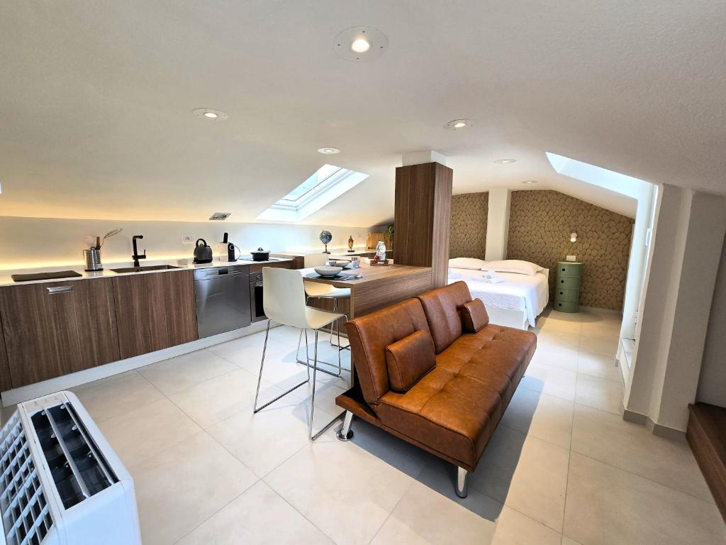 YR Apartments - Argonne - 3 Min Walk to Duomo Bus