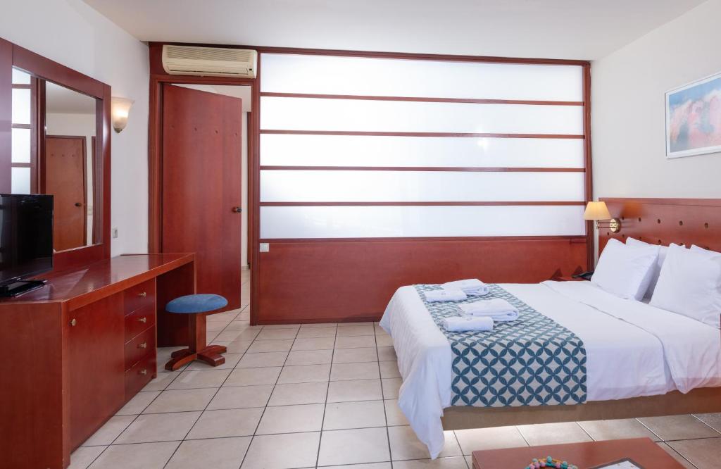 Royal & Imperial Belvedere Resort - 6