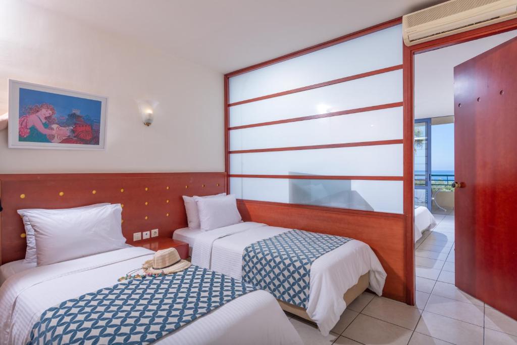 Royal & Imperial Belvedere Resort - 7