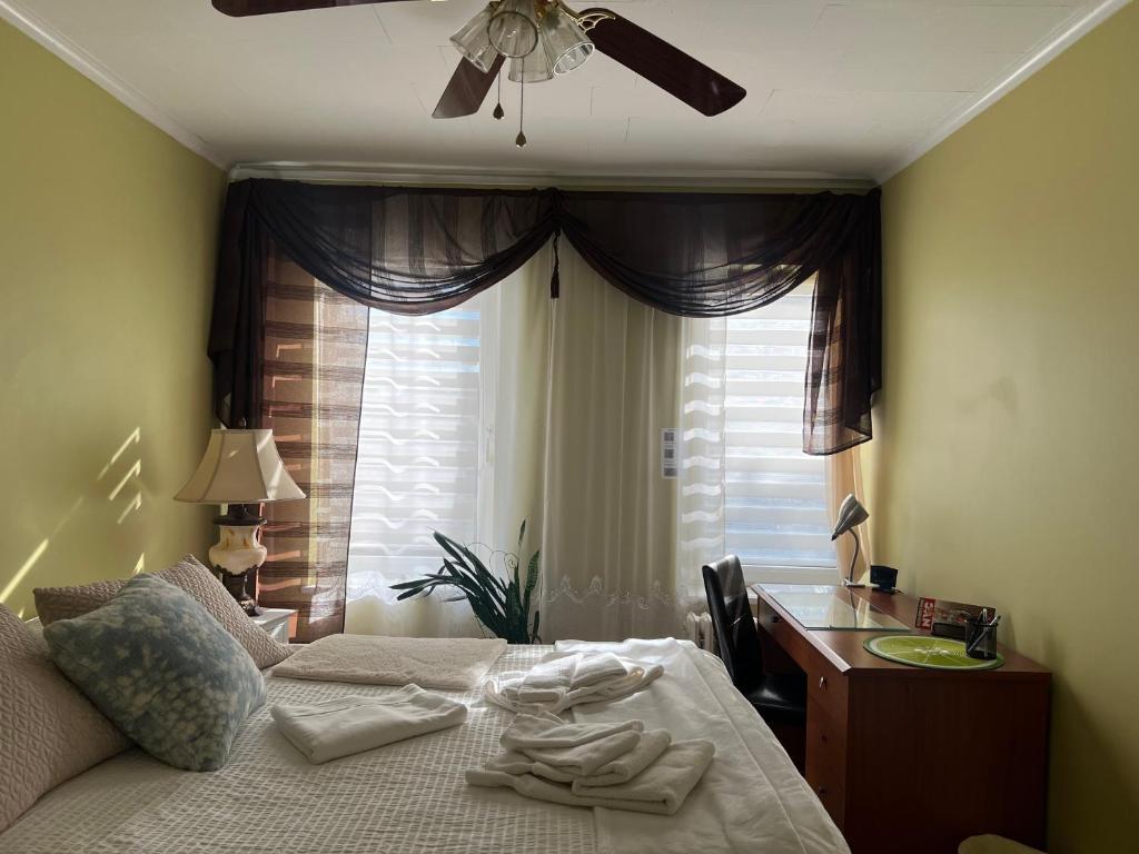 Ένα ή περισσότερα κρεβάτια σε δωμάτιο στο Comfort Stay in Brooklyn - Shared with a Host House Spaces