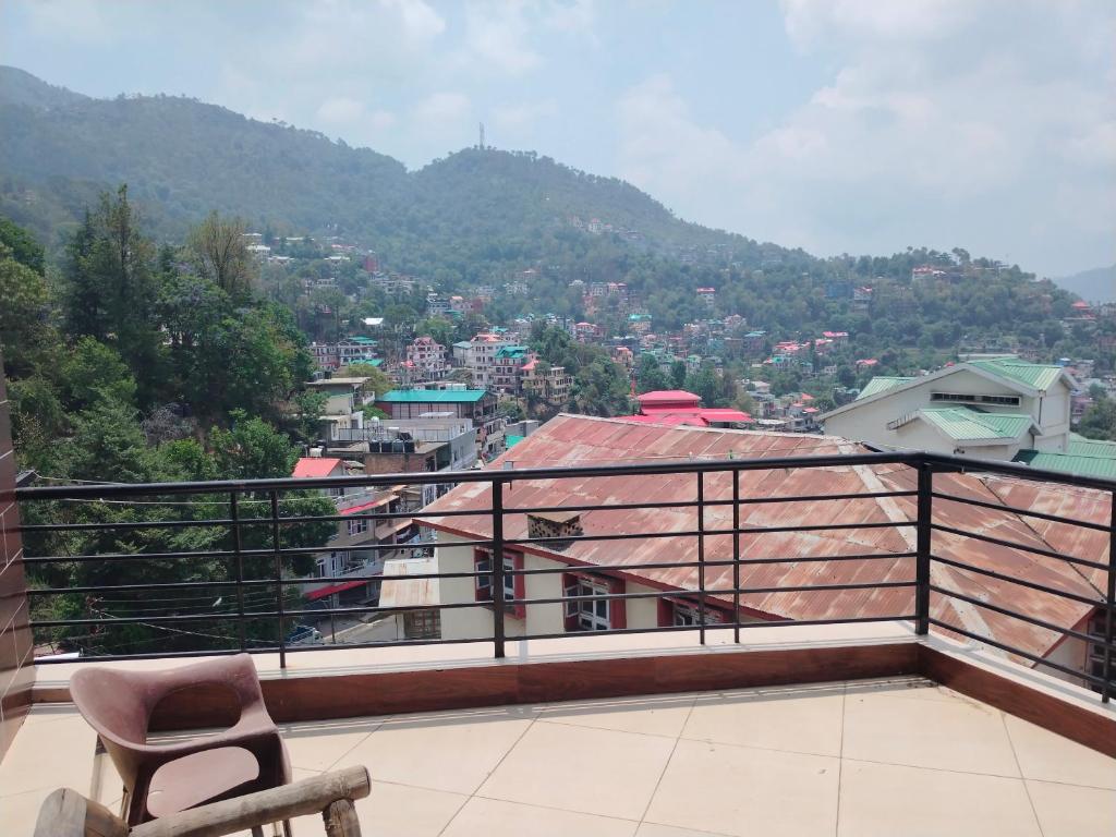 En generel udsigt til bjerge eller udsigt til bjerge taget fra feriehuset