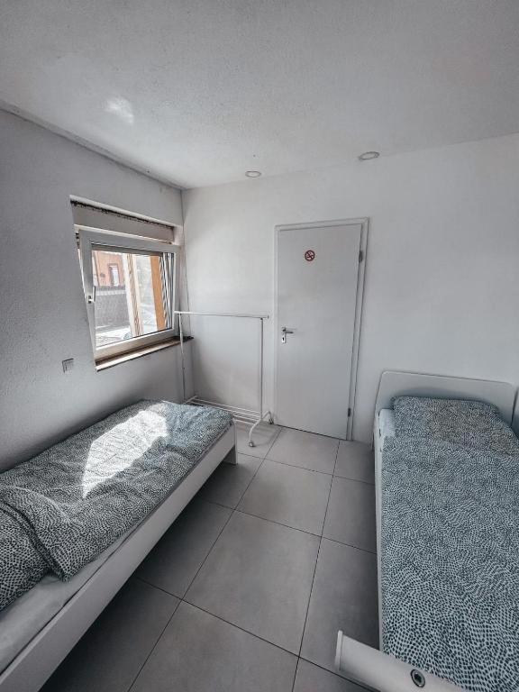 Neuhofen Stay - Three-Bedroom Apartment