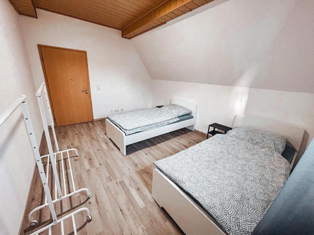 Neuhofen Stay - Three-Bedroom Apartment