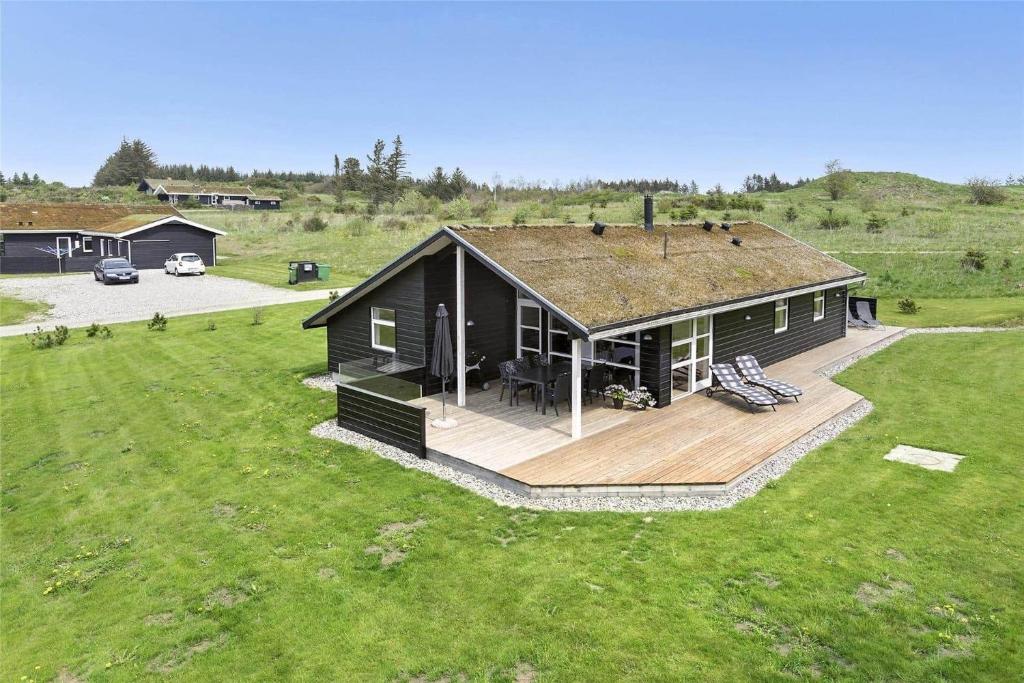 Το κτήριο όπου στεγάζεται  η παραθεριστική κατοικία