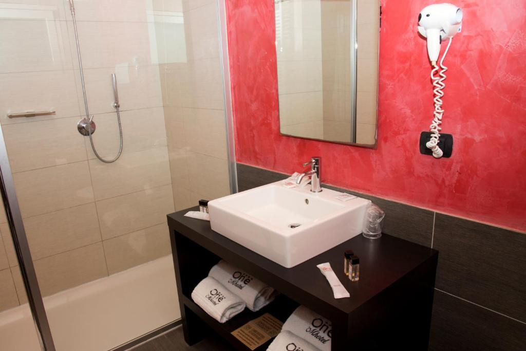 Koupelna v ubytování OneMhotel