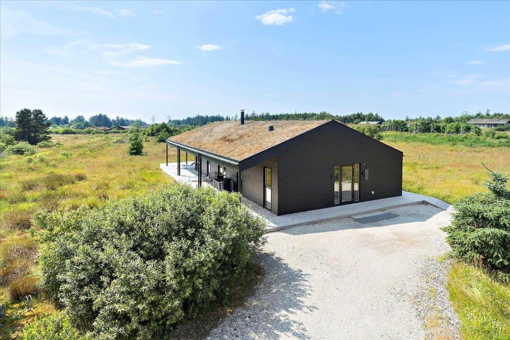 Το κτήριο όπου στεγάζεται  η παραθεριστική κατοικία