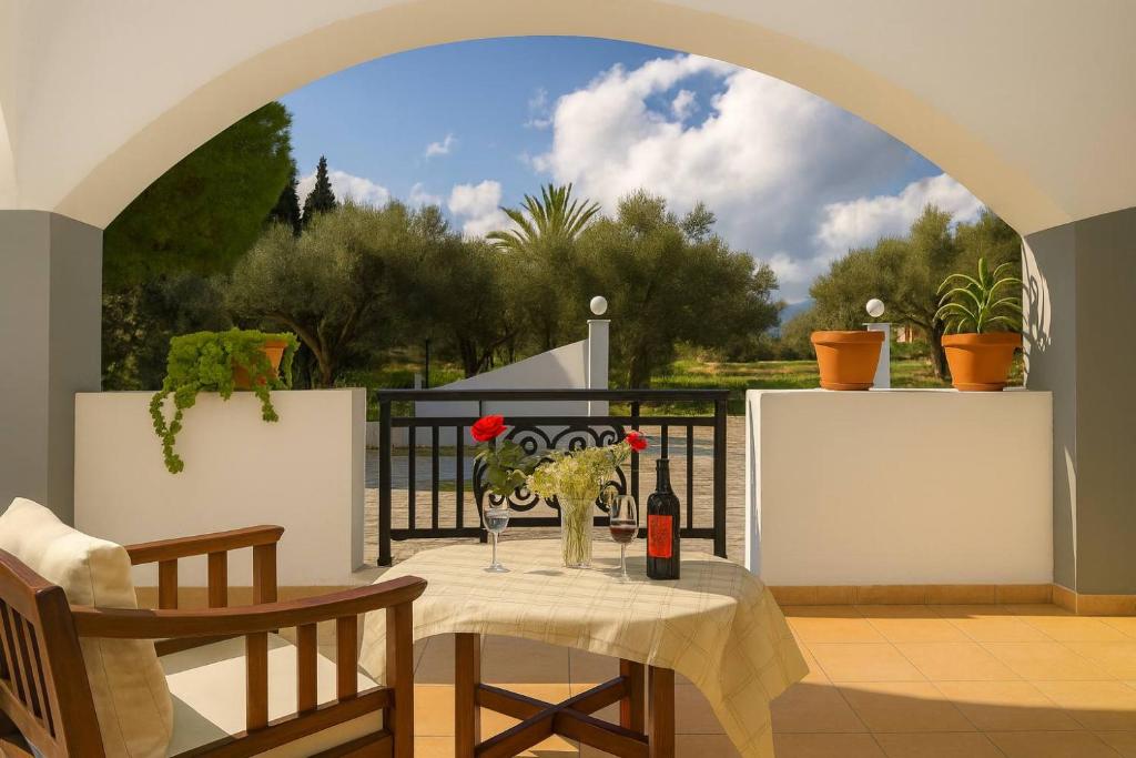 Μπαλκόνι ή βεράντα στο Zante's Azure Nest - Serene Summer Getaway