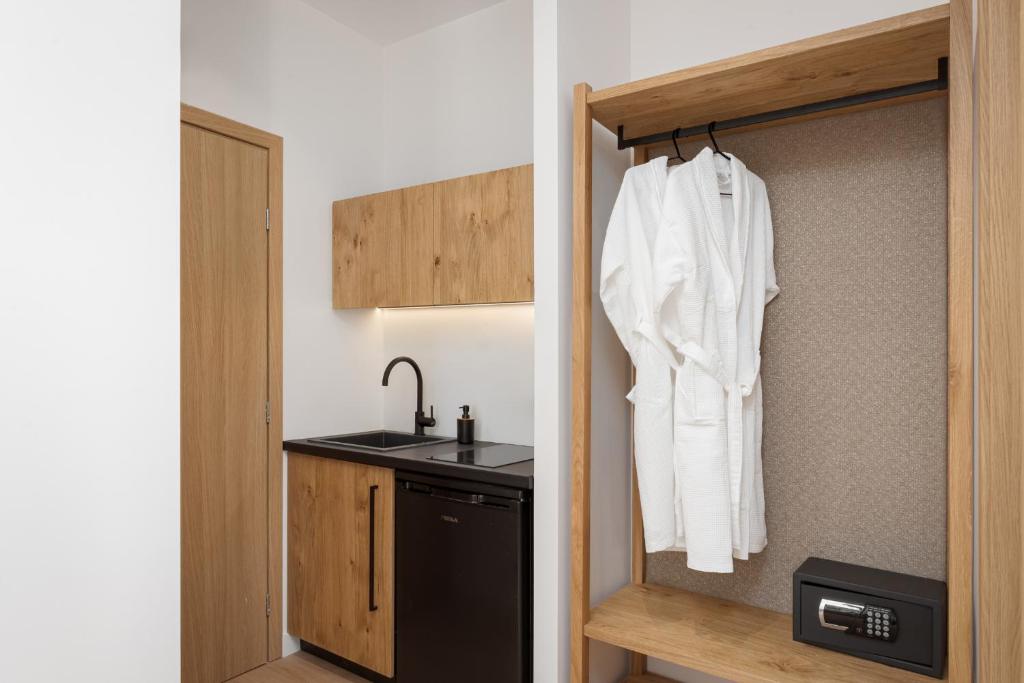 Aegina Dream Suites - 18