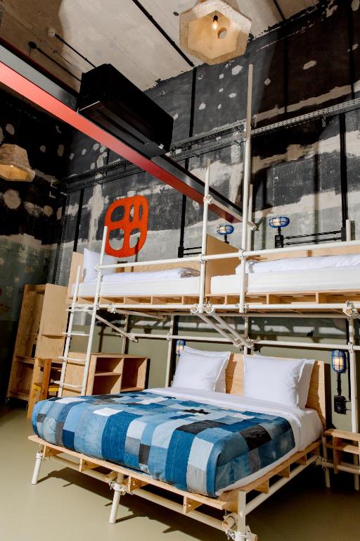 
Standard Family Room
