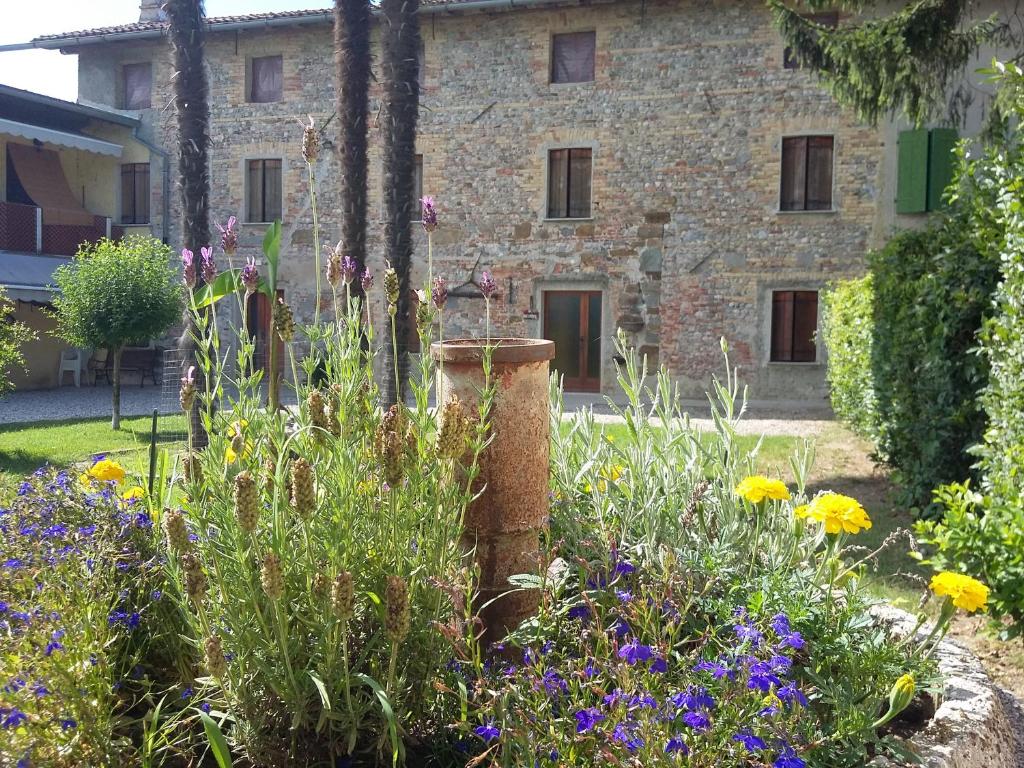 Vonkajšia záhrada v ubytovaní B&B Al Vecchio Confine