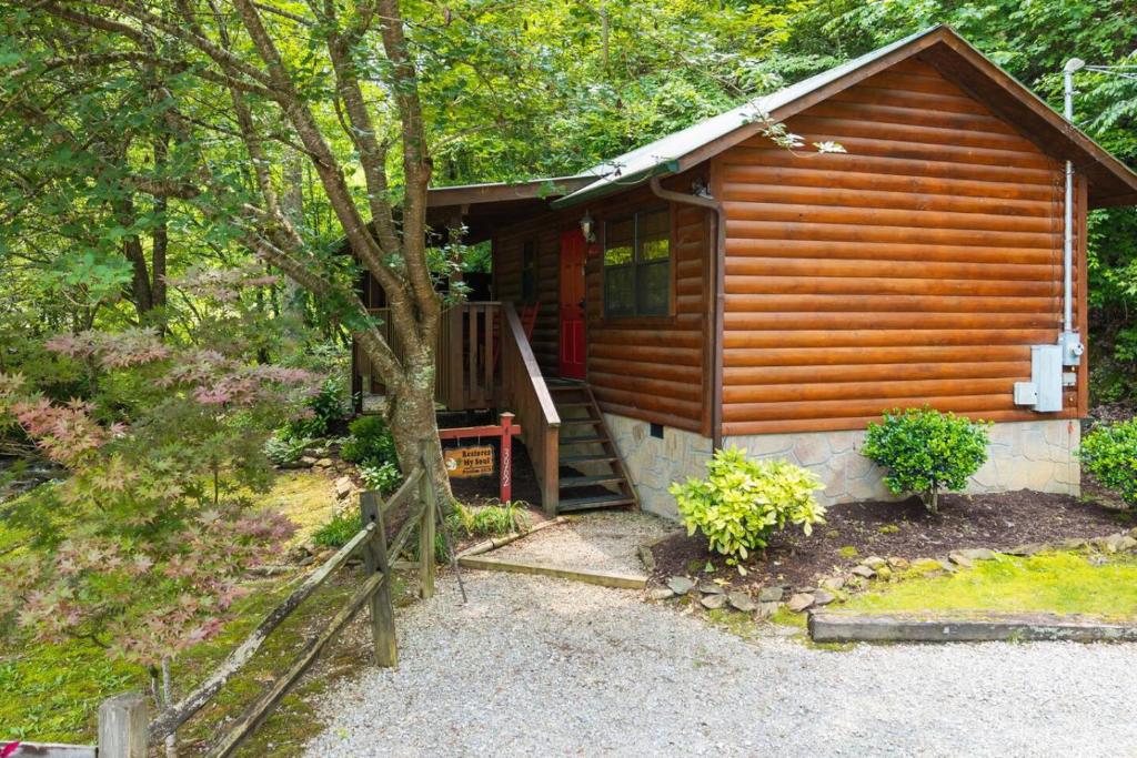 Сад в Restores My Soul Cabin