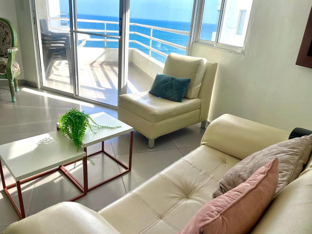 Χώρος καθιστικού στο Ocean view apartment in a great location