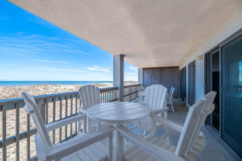 Balkón nebo terasa v ubytování K0512 Heron Cove 203N - Flex Stays, Luxury, Nags Head Oceanfront SPACIOUS Condo, Pool!